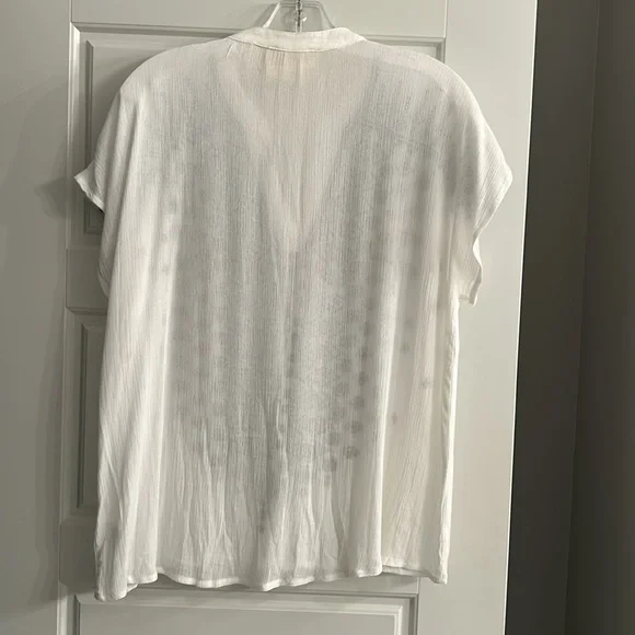 Savanna Jane white V neck embroidery top - Picture 4 of 4